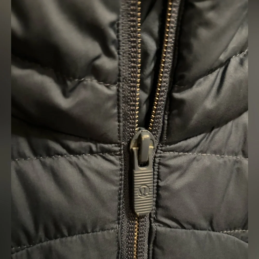 lululemon pack it down jacket - Picture 3 of 8